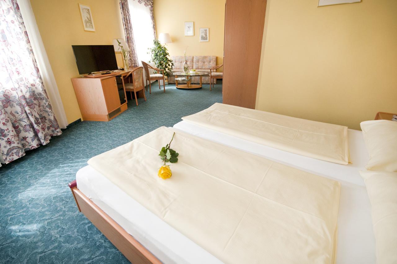 Hotel Restaurant Osterbauer Neunkirchen Dış mekan fotoğraf